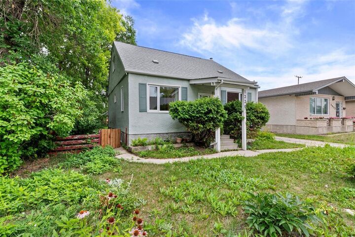 Property Photo: 1330 Somerville Avenue MB R3T 1B9