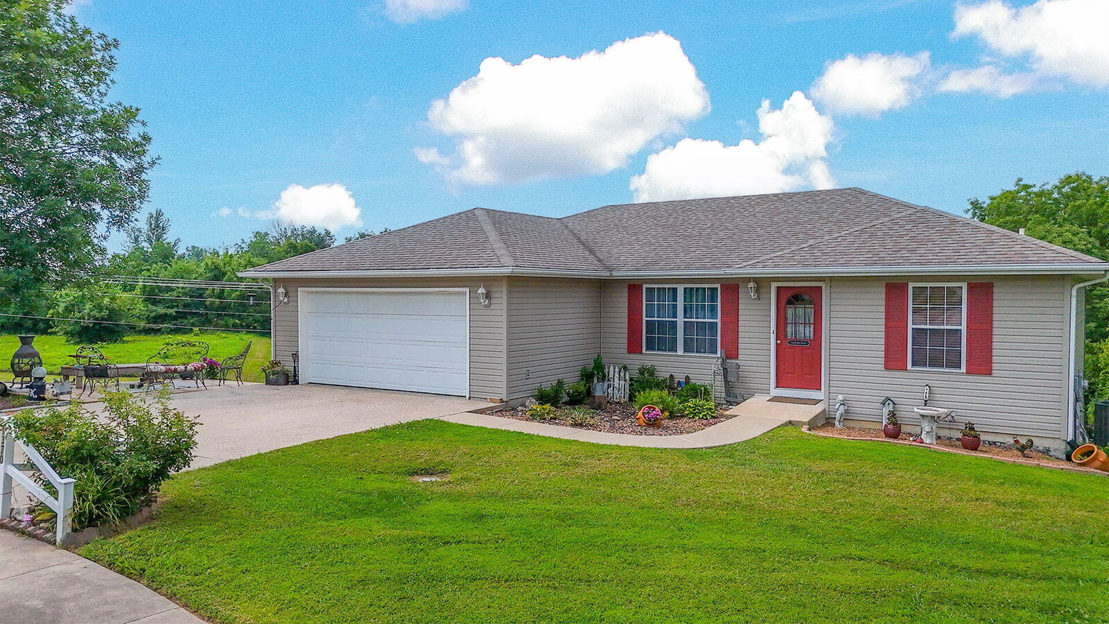 Property Photo:  1370 Lyric Ct  MO 65233 