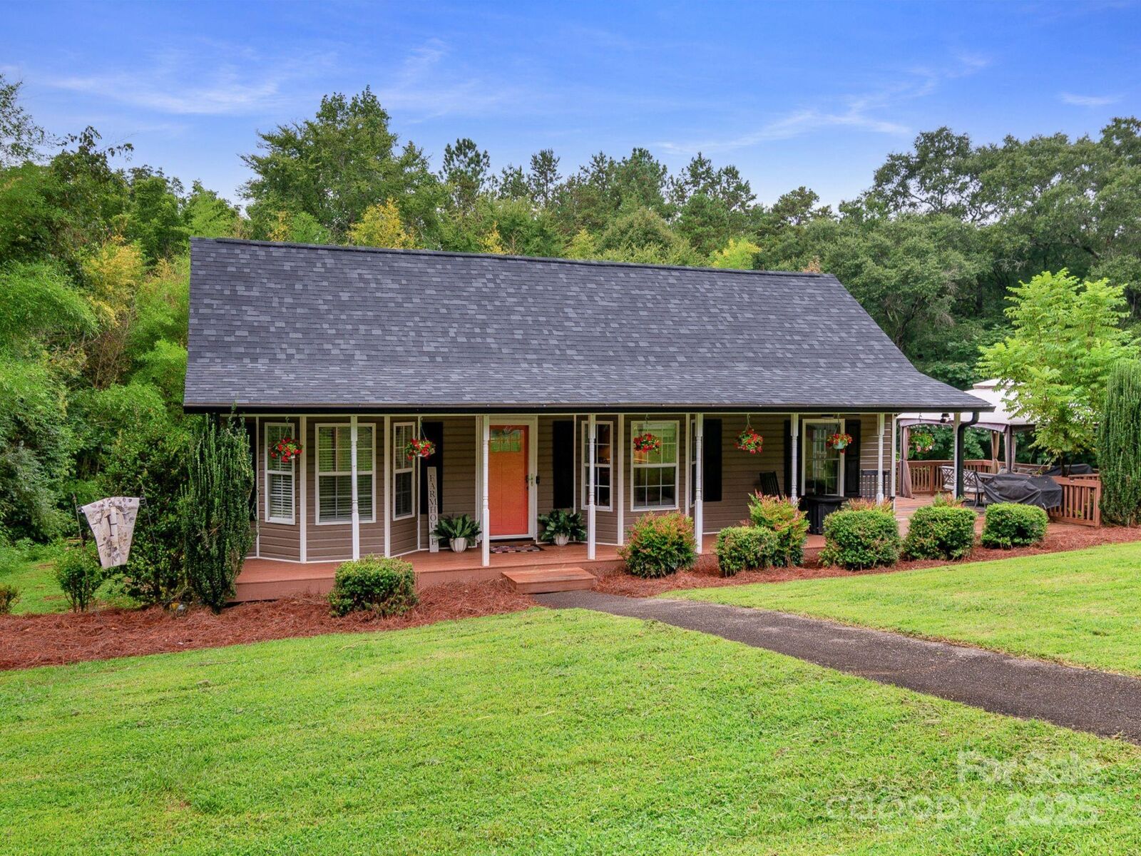 Property Photo:  2578 Laboratory Road  NC 28092 