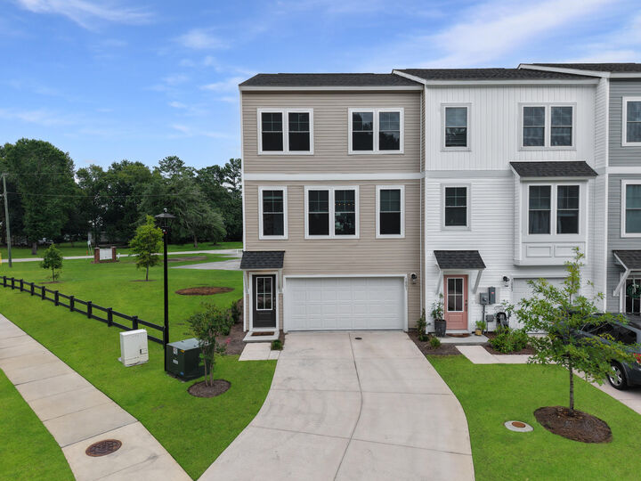 Property Photo: 1001 Pettiford Place SC 29410