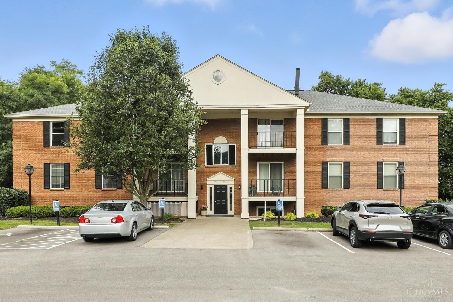 Property Photo:  5759 Hanley Close  OH 45150 