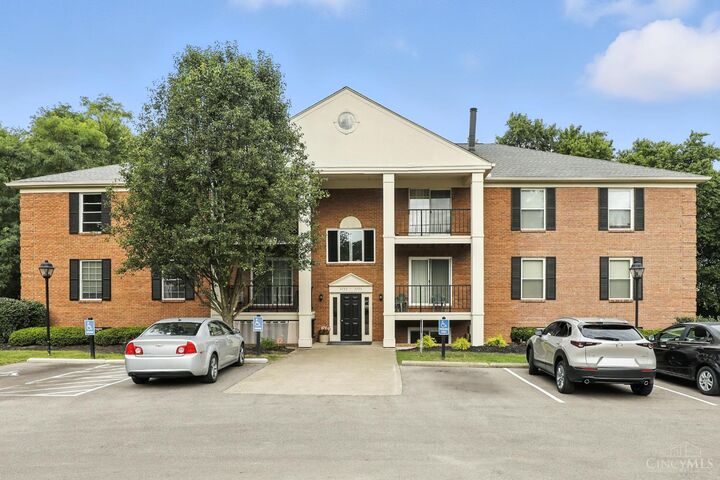 5759 Hanley Close  Miami Twp OH 45150 photo
