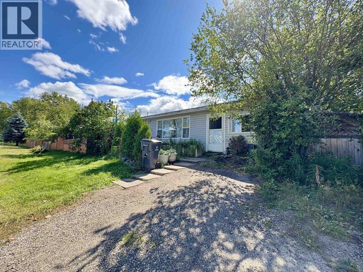 Property Photo: 1385 Milburn Avenue BC V2L 4E9