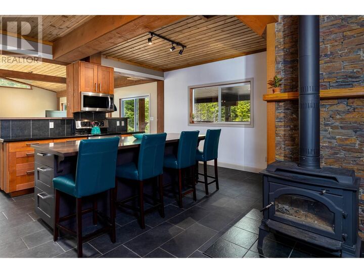 Property Photo: 3074 Edgewood Drive BC V8G 0G5