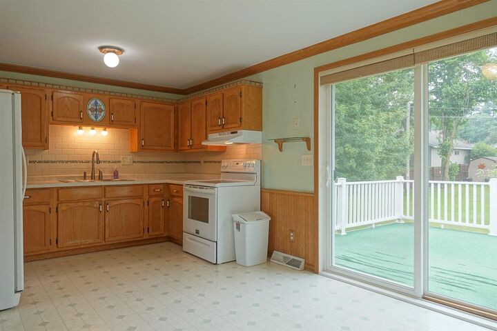 Property Photo:  560 East Urquhart Street  WI 54451 