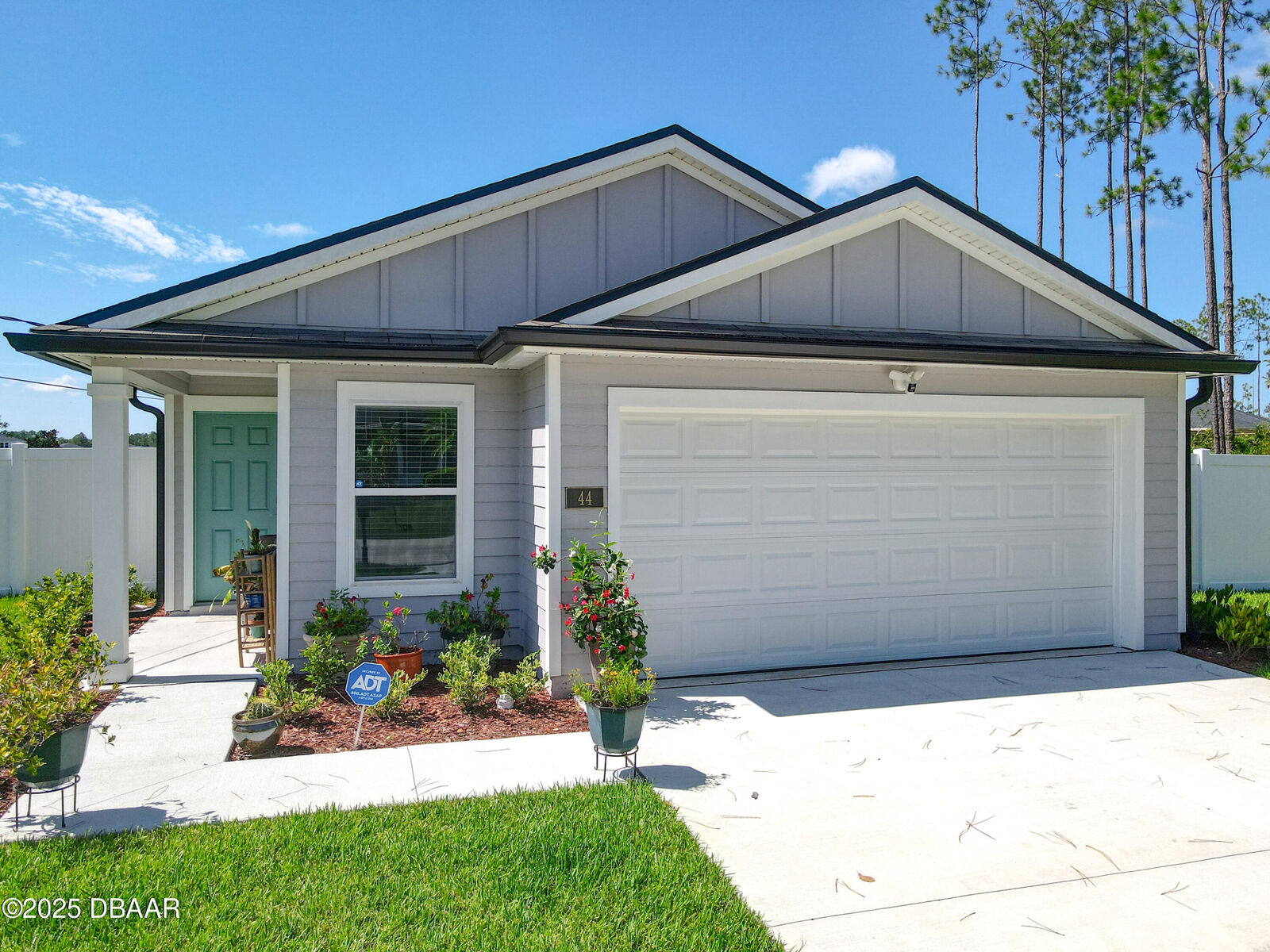 Property Photo: 44 Llewellyn Trail FL 32164