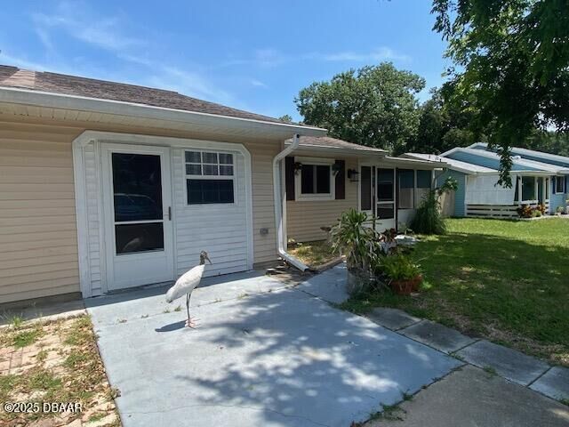 Property Photo: 1045 Amber Circle FL 32129