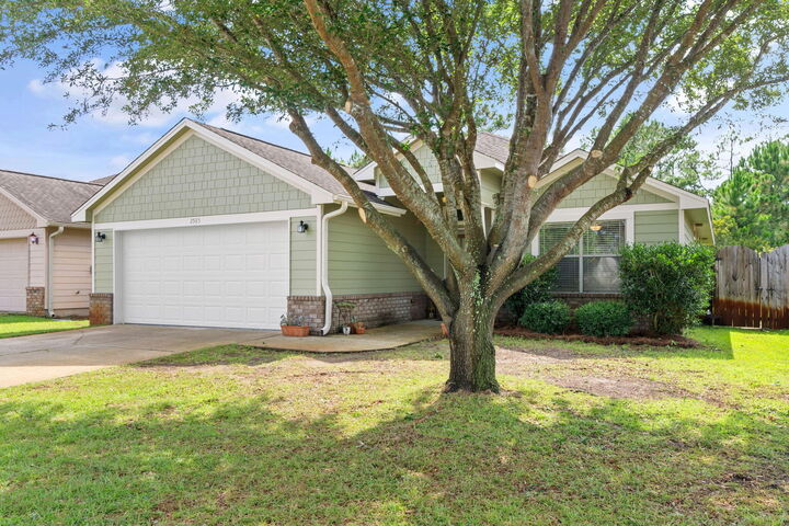 Property Photo: 2585 Hartman Court FL 32566