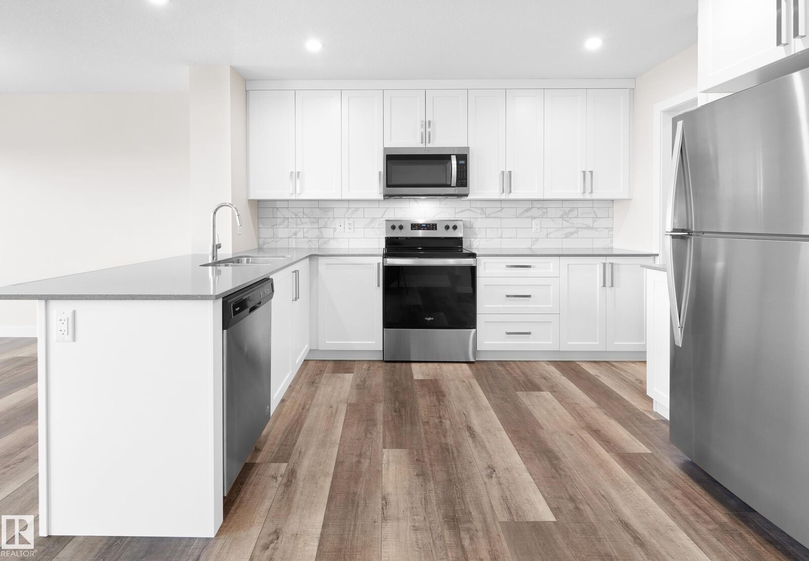 Property Photo:  752 Berg Loop  AB T9E 1G8 