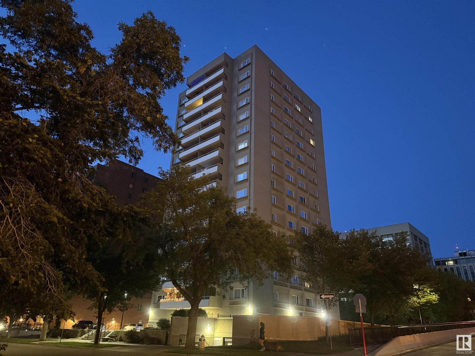 Photo de la propriété:  9909 110 Street NW 603  AB T5K 2E5 
