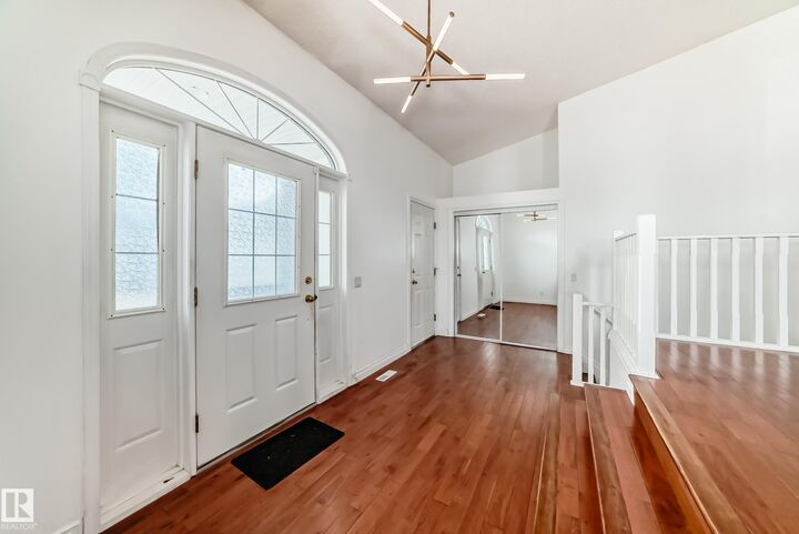 Property Photo:  3832 41 Street NW  AB T6L 6R5 