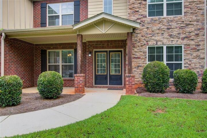 Property Photo: 167 Tiffany Trace GA 30268