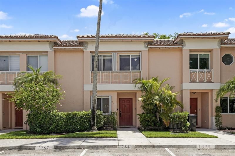 Property Photo: 757 NW 208th Dr FL 33029