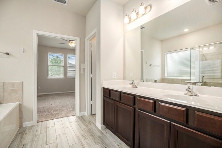 Property Photo:  2006 Brisa Lane  TX 77523 