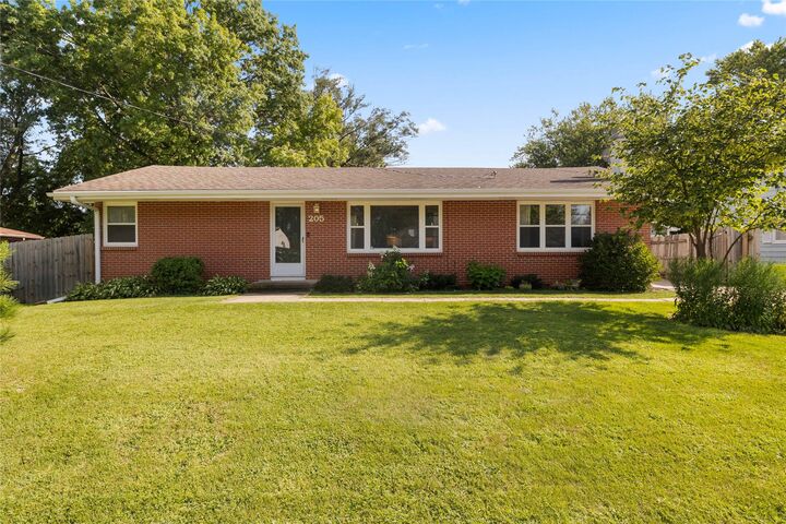 205 Gepke Parkway  Des Moines IA 50320 photo