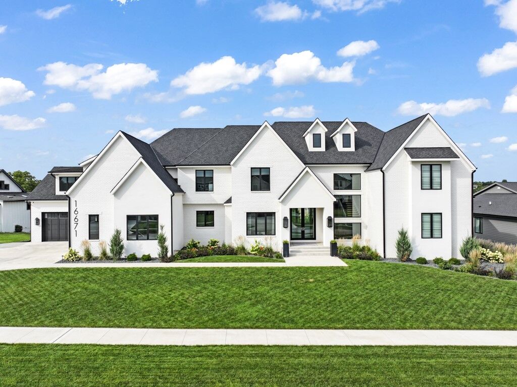 Property Photo:  16671 Winston Drive  IA 50325 