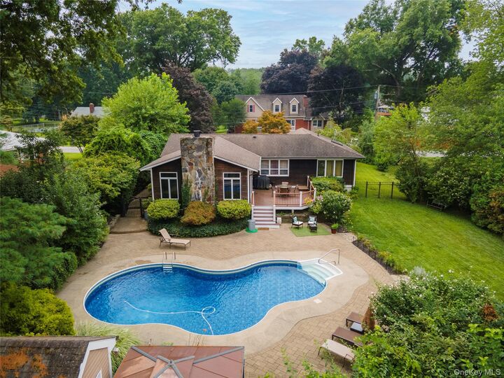 Property Photo:  4 Oak Road  NY 12508 