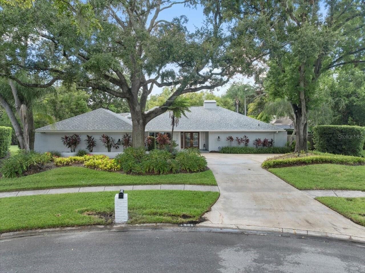 Property Photo:  4205 Wayside Willow Court  FL 33618 