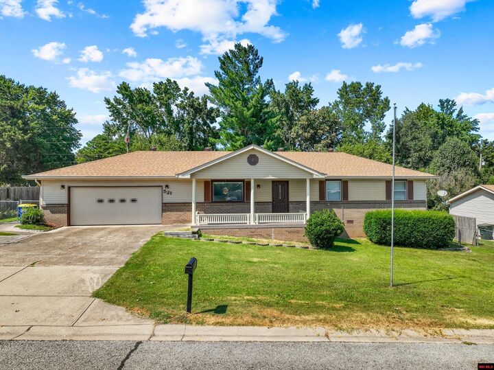 Property Photo:  521 E 13th Street  AR 72653 