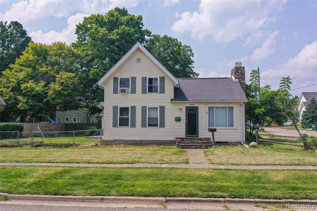 Property Photo:  745 N Calhoun Street  MI 48446 2015 