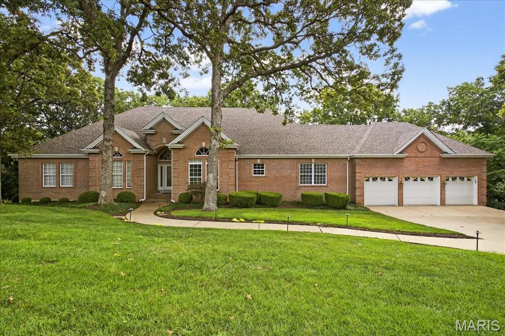 Property Photo:  528 Clover Leaf Hill Court  MO 63040 