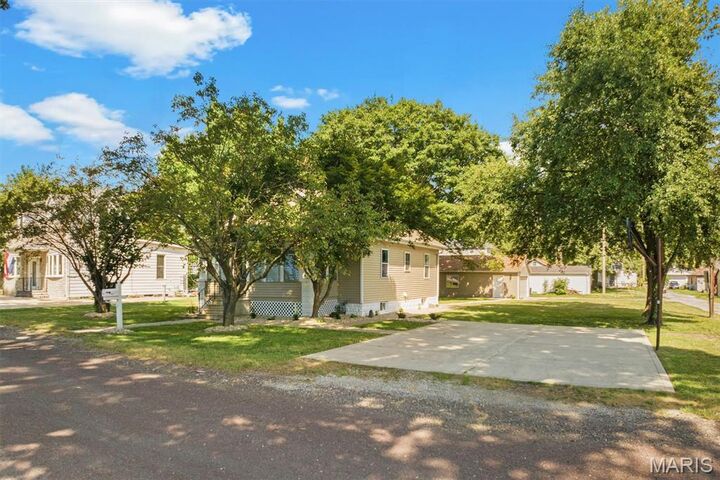 Property Photo: 2911 Mary Irene Street IL 62226