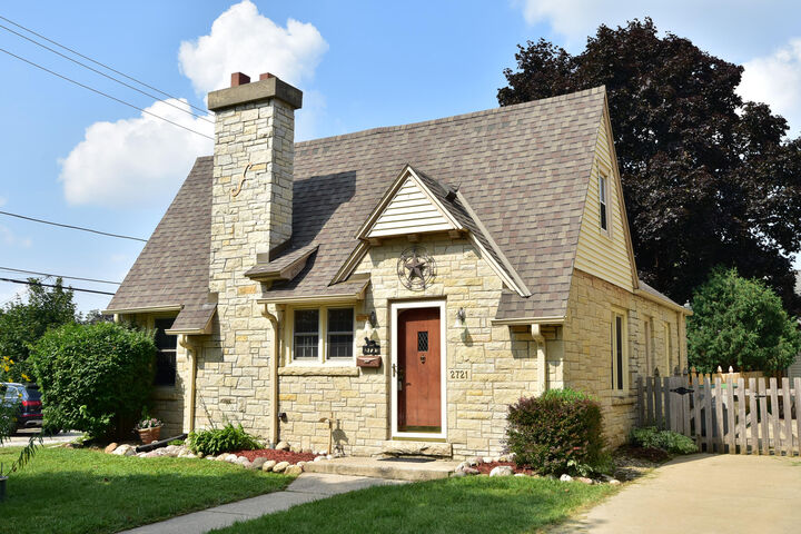 2721 N 72nd St  Milwaukee WI 53210 photo