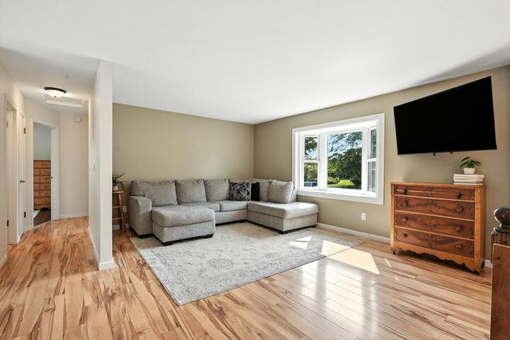 Property Photo:  519 Buckingham Way  WI 53029 