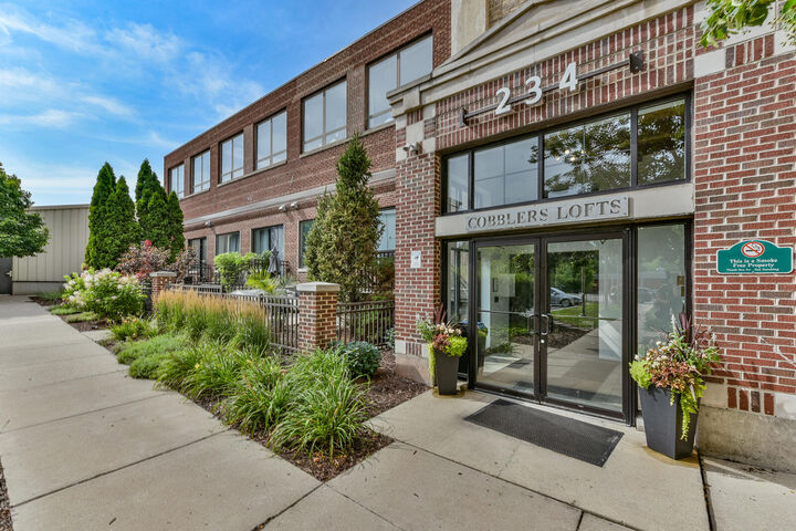 234 E Reservoir Ave 203  Milwaukee WI 53212 photo
