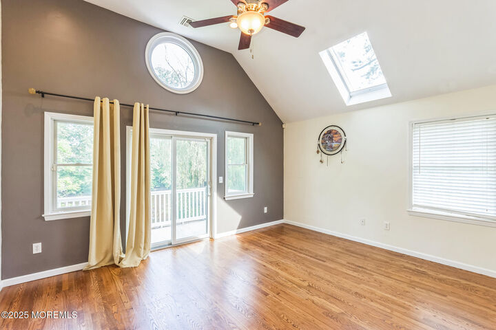 Property Photo:  