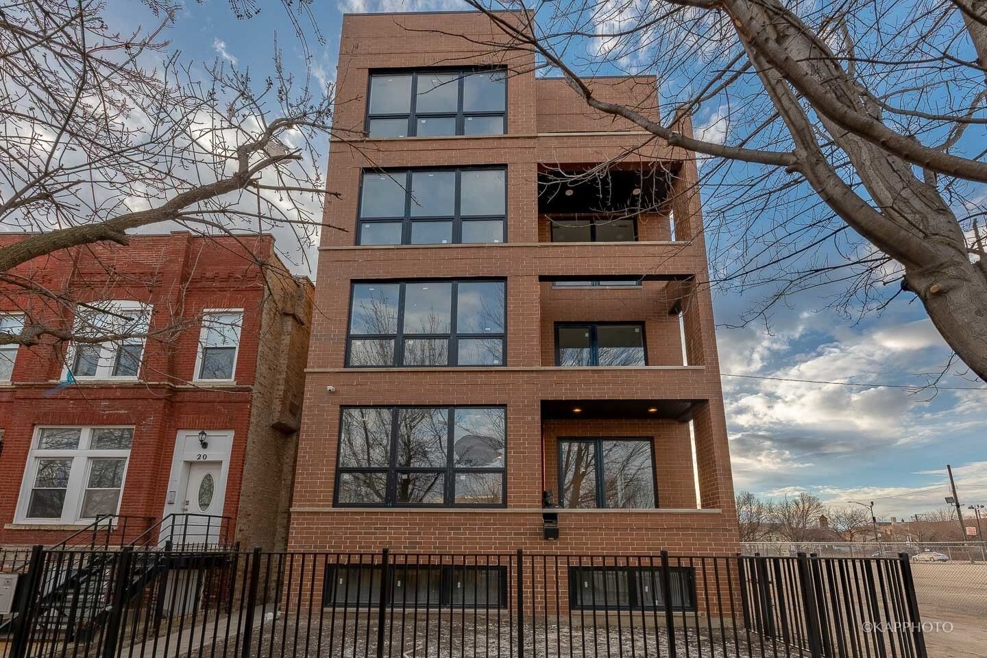 Property Photo: 18 S Seeley Avenue 3 IL 60612