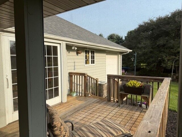 Property Photo:  712 S Moccasin Drive  IL 60550 