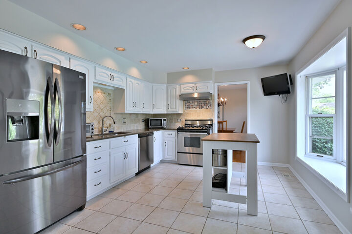 Property Photo: 143 E Jackson Street IL 60126