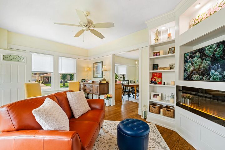 Property Photo:  3827 Hollywood Avenue  IL 60513 