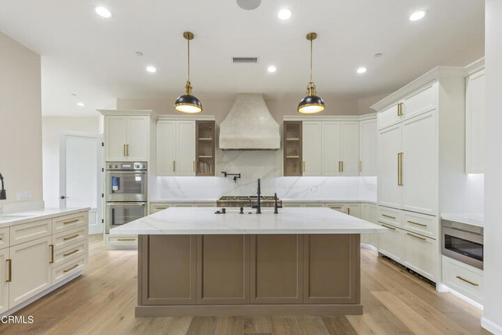 Property Photo:  6174 Cobblestone Drive  CA 93003 