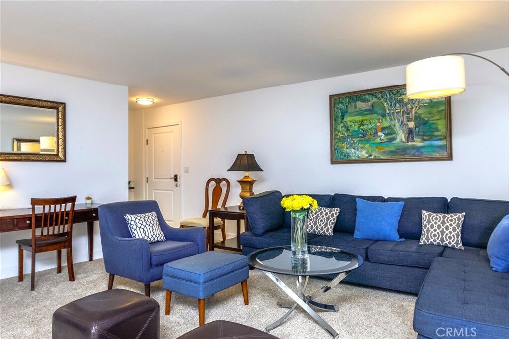 Property Photo:  10982 Roebling Avenue 340  CA 90024 