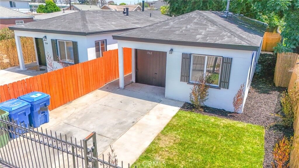Property Photo:  1962 E 114th Street  CA 90059 