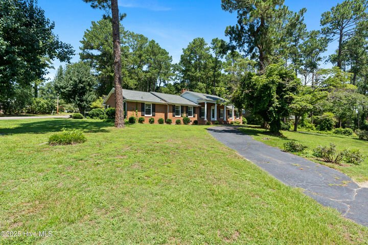 Property Photo:  1401 Carolina Drive  NC 28379 