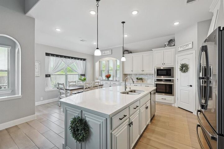 Property Photo: 2806 Byrd Ranch Road TX 76065