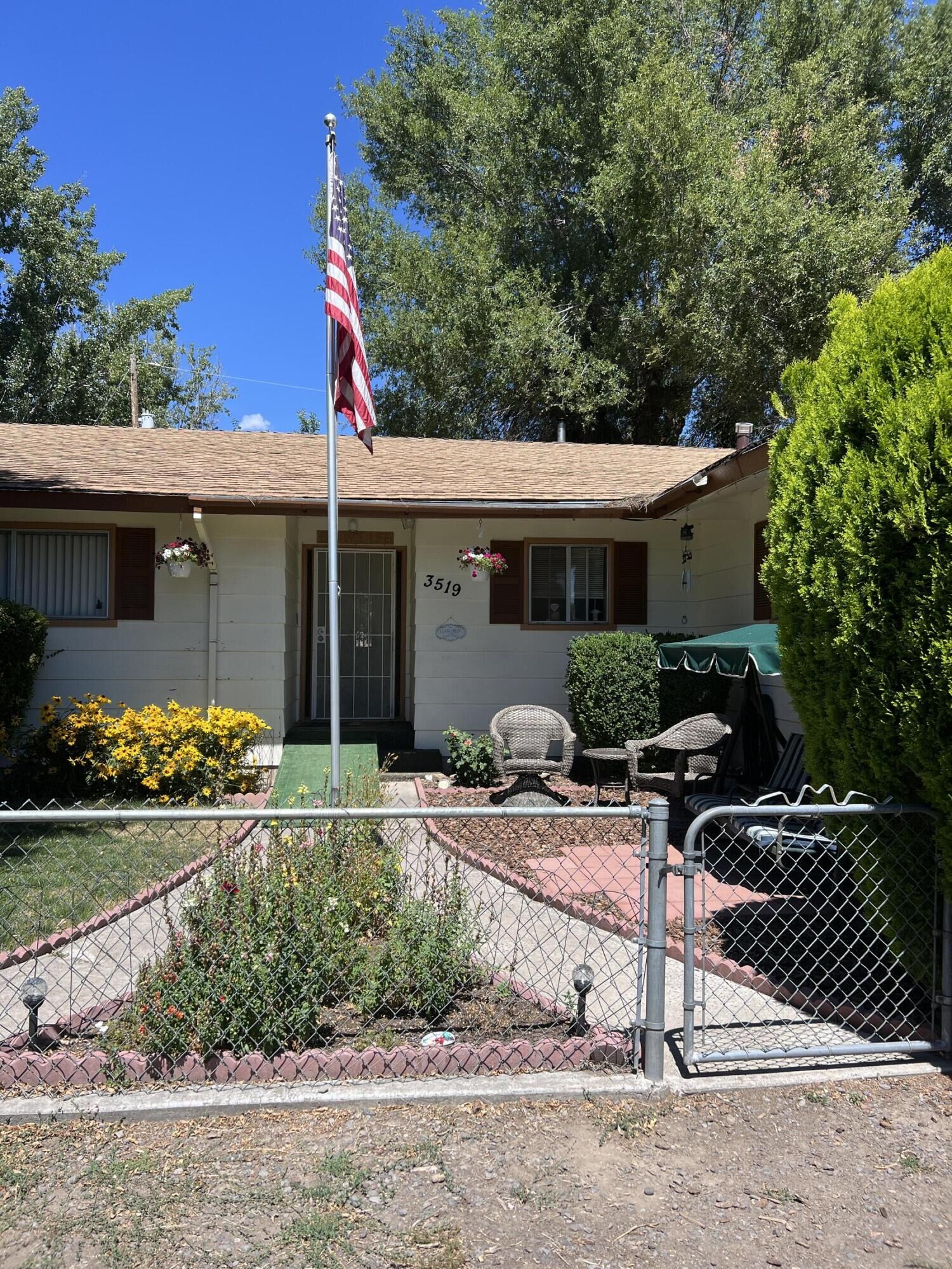 Property Photo:  3519 Onyx Avenue  OR 97603 