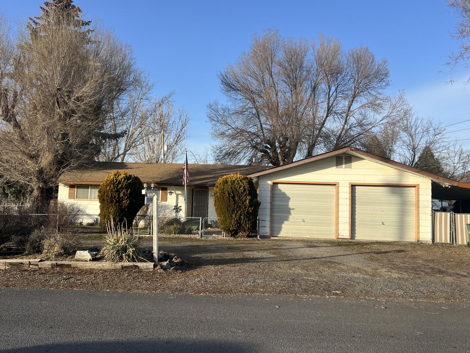 Property Photo:  3519 Onyx Avenue  OR 97603 