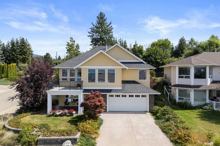 Property Photo:  1320 12 Street  BC V1E 2R6 