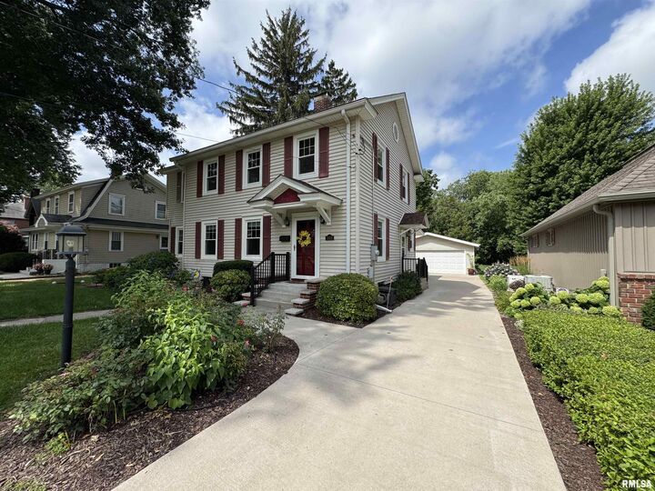 Property Photo:  1668 N Cherry Street  IL 61401 