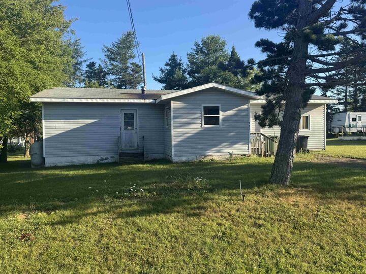 Property Photo: 733 Cardinal Street PE C1N 4X5