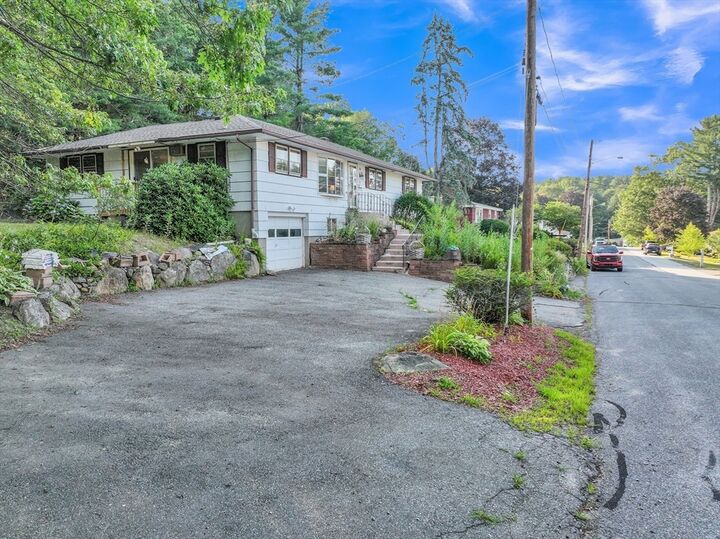 Property Photo:  20 Hawthorne Dr  MA 01583 