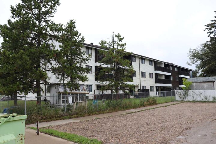 Property Photo:  5317 5 Avenue 105  AB T7E 1P7 