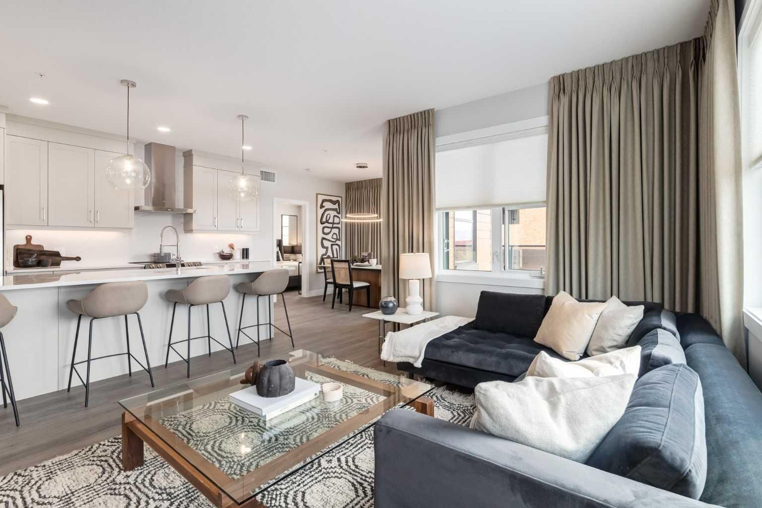 Property Photo: 2117 81 Street SW 2204 AB T3H 6H5