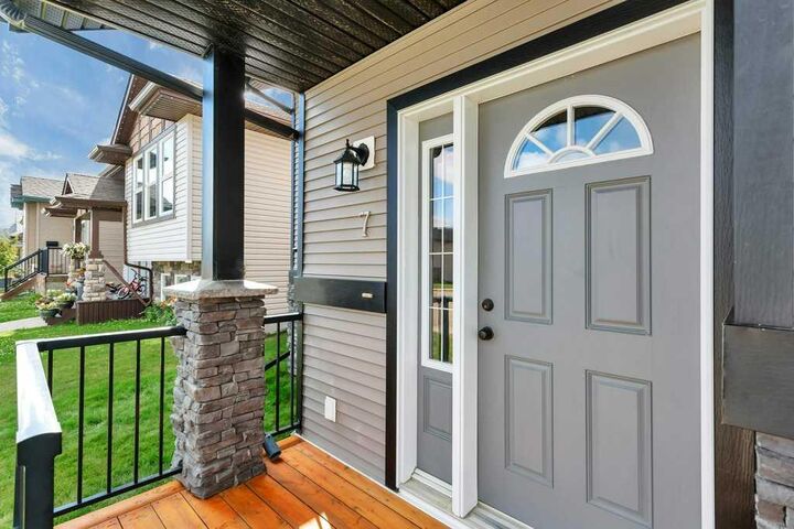 Property Photo:  7 Ibbotson Close  AB T4R 0C6 