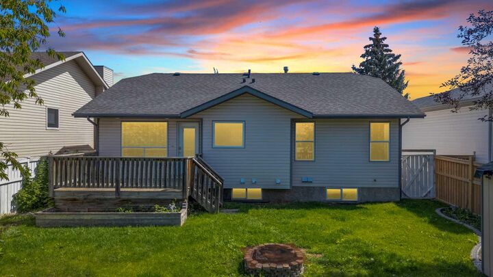 Photo de la propriété: 12 Archibald Crescent AB T4R 2X3