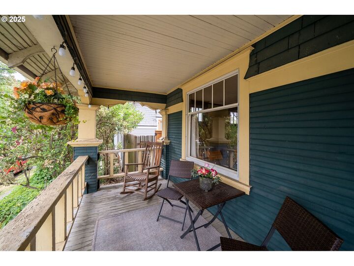 Property Photo: 2869 SE Sherman St OR 97214